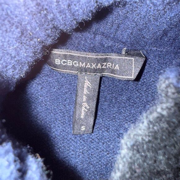 BCBGMAXAZRIA Wool Blend Color Block Asymmetrical Hem Crew Neck Sweater Navy Blue - Picture 9 of 11